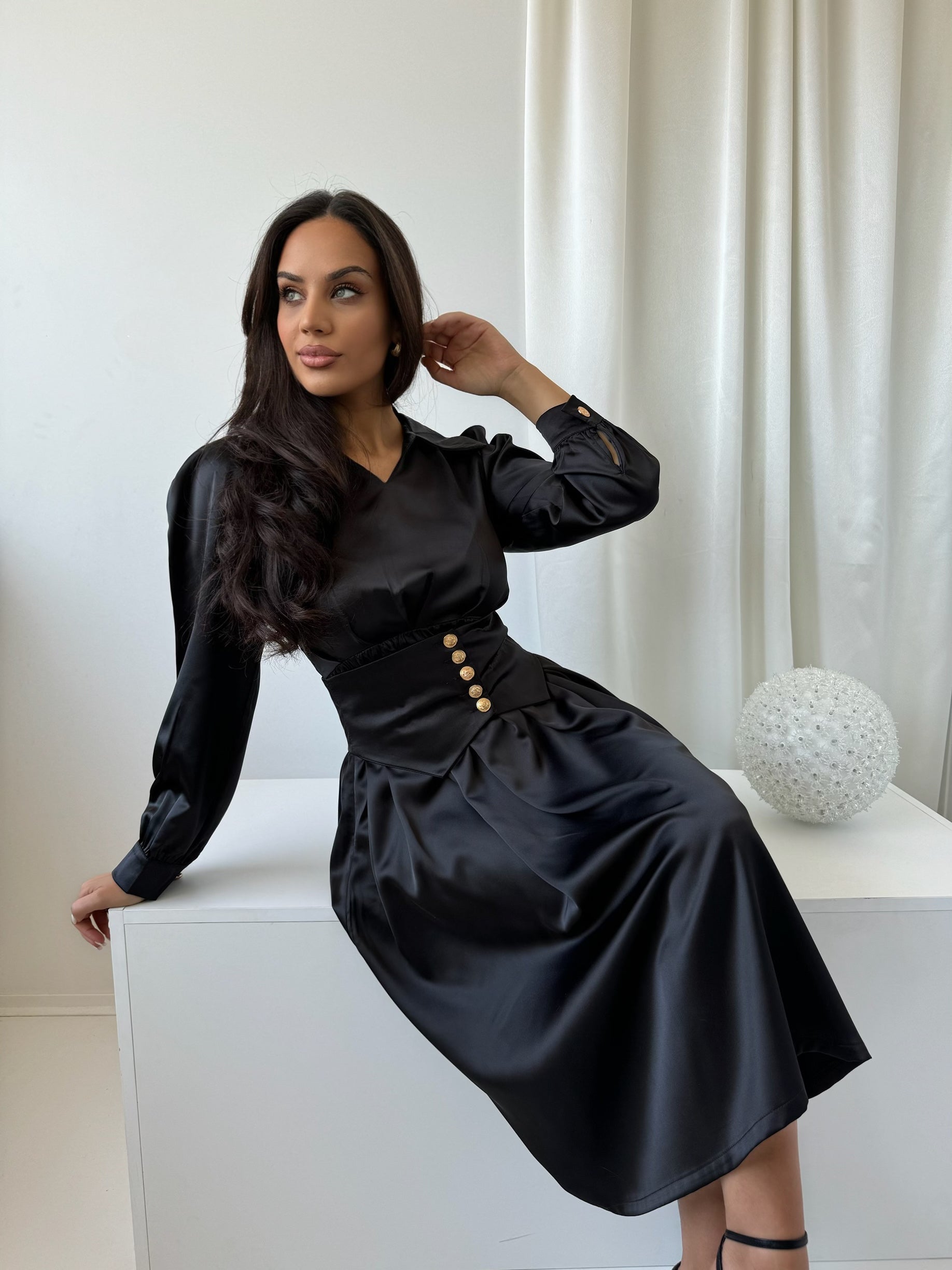 tie with dotted shirt