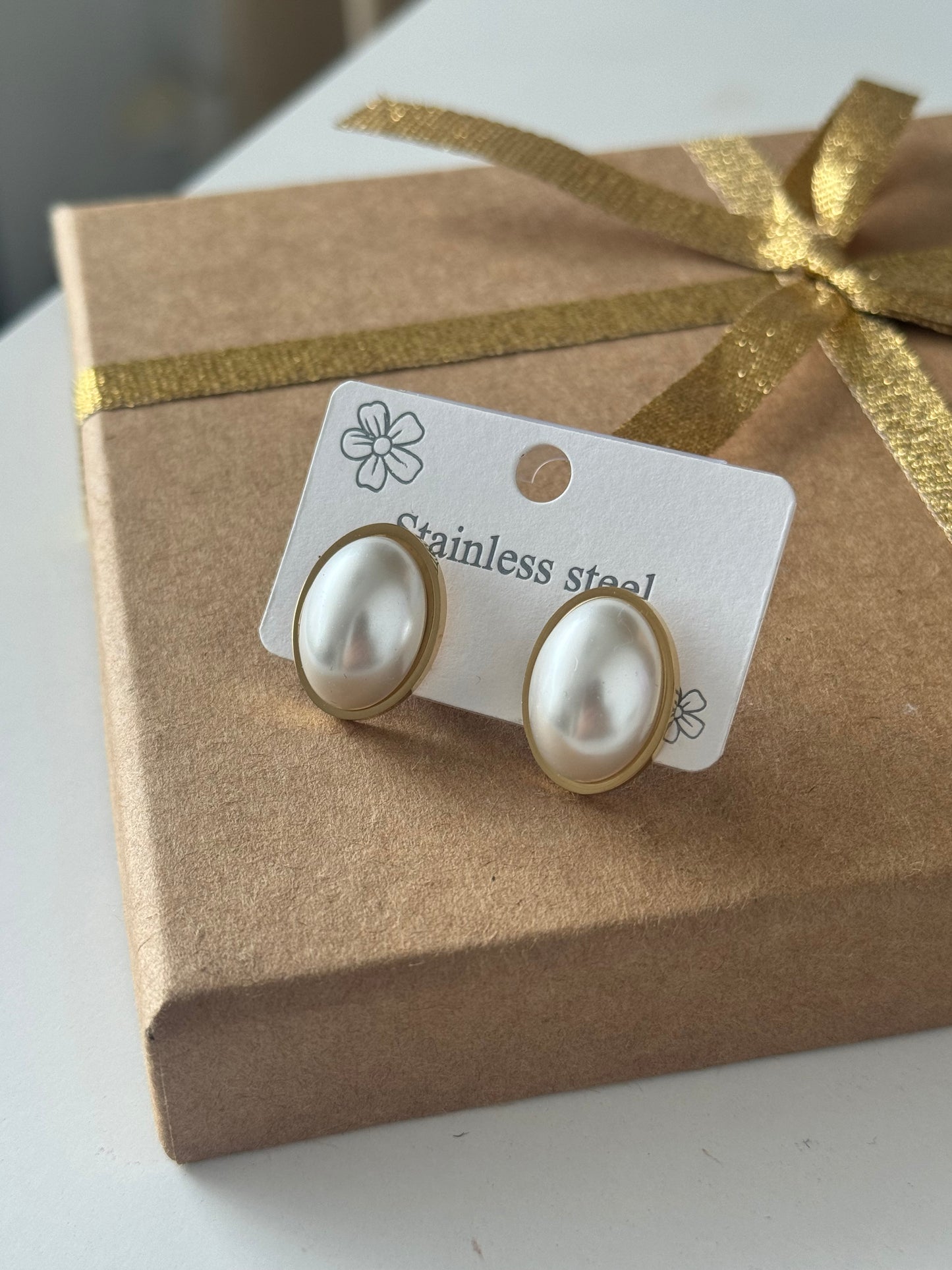 Classic Oval Pearl Stud Earrings