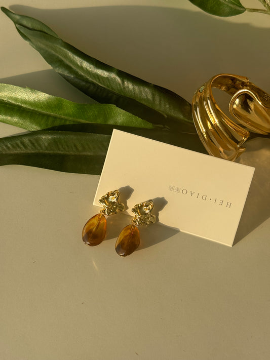 Golden Amber Drops – Artistic Elegance