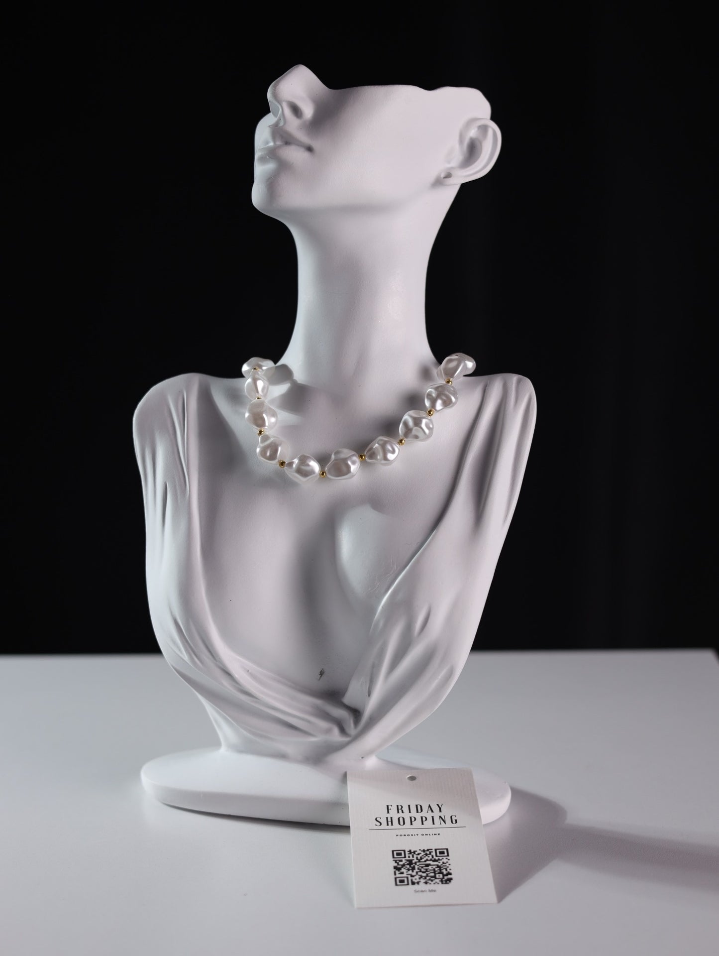 Baroque Glow Necklace