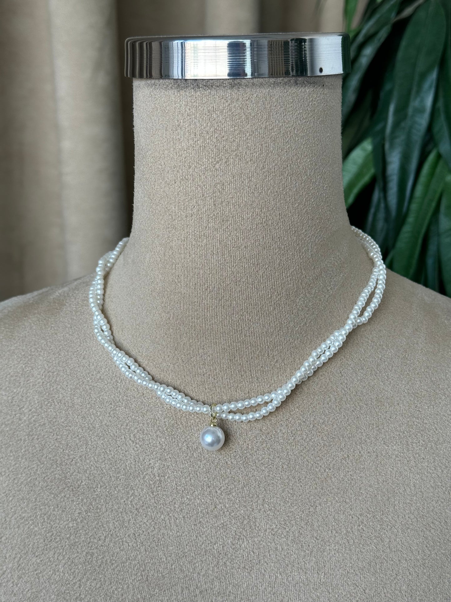 Elegant Pearl Necklace
