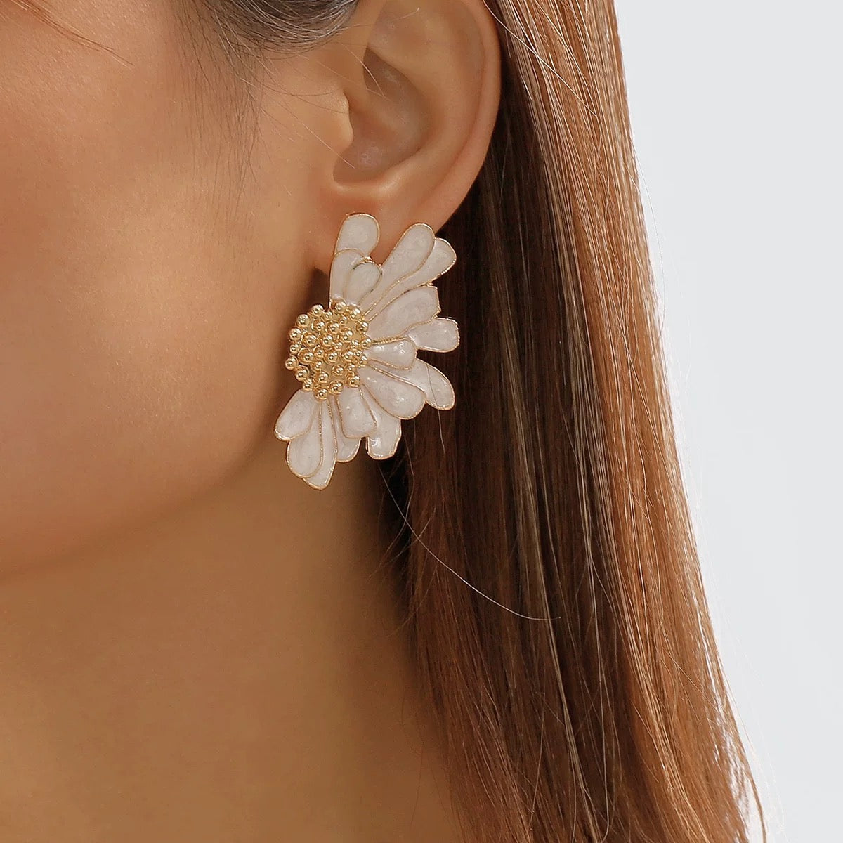 Elegant White Daisy Earrings