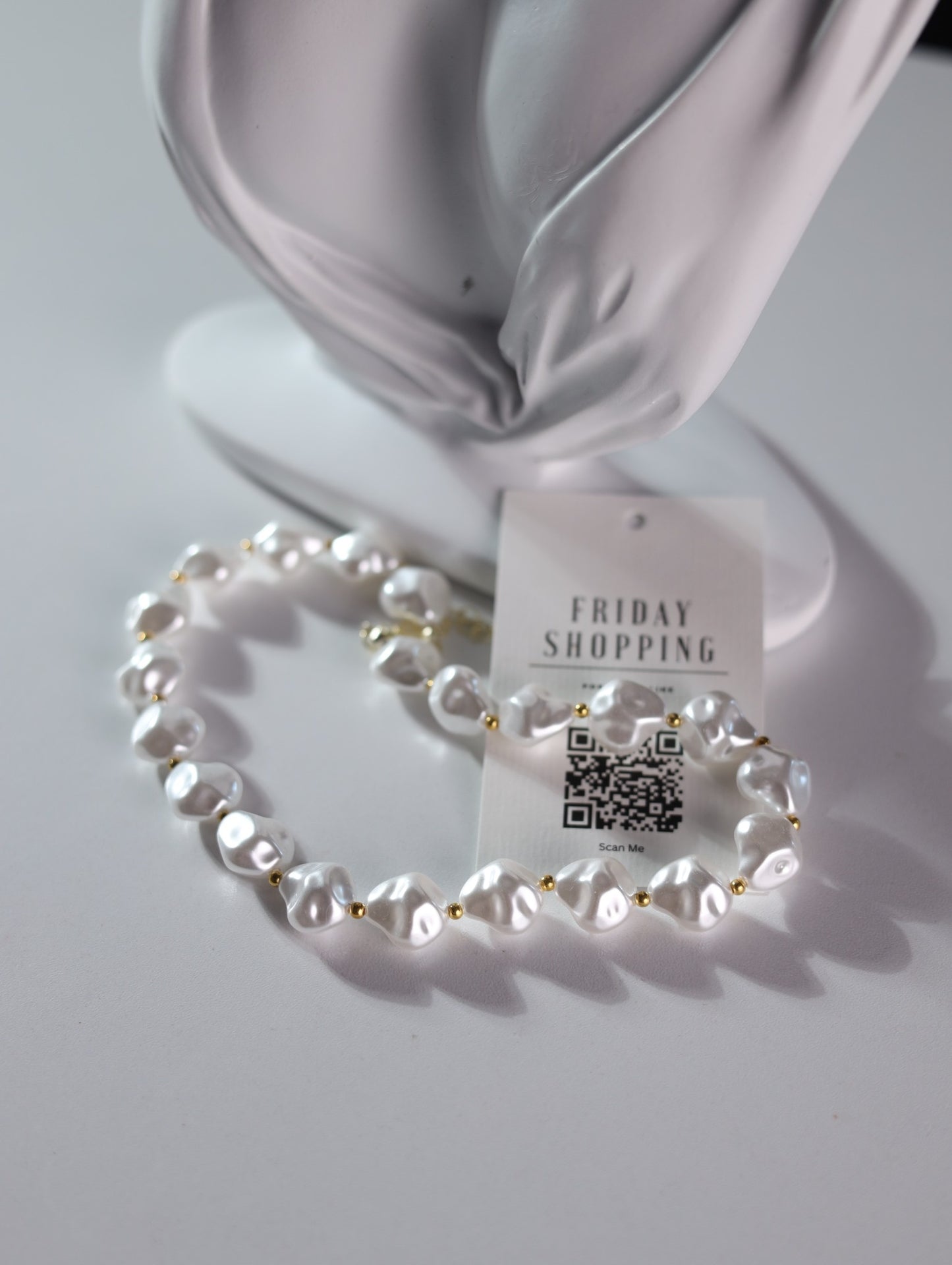 Baroque Glow Necklace