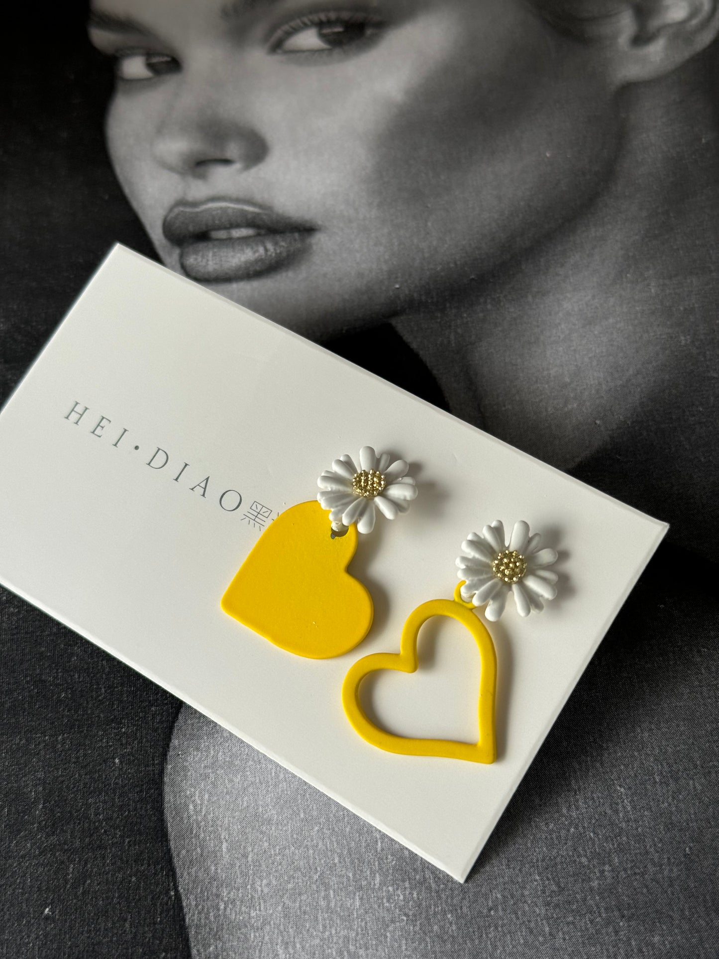 Charming Daisy & Heart Earrings – Playful Elegance