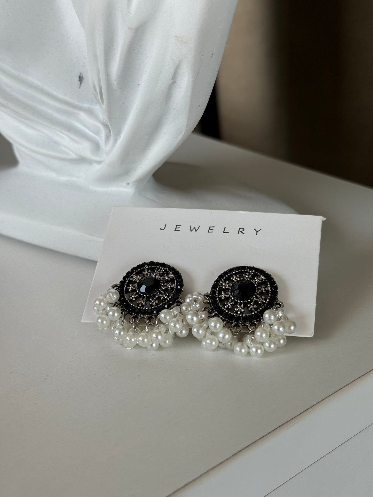 Earrings Black White