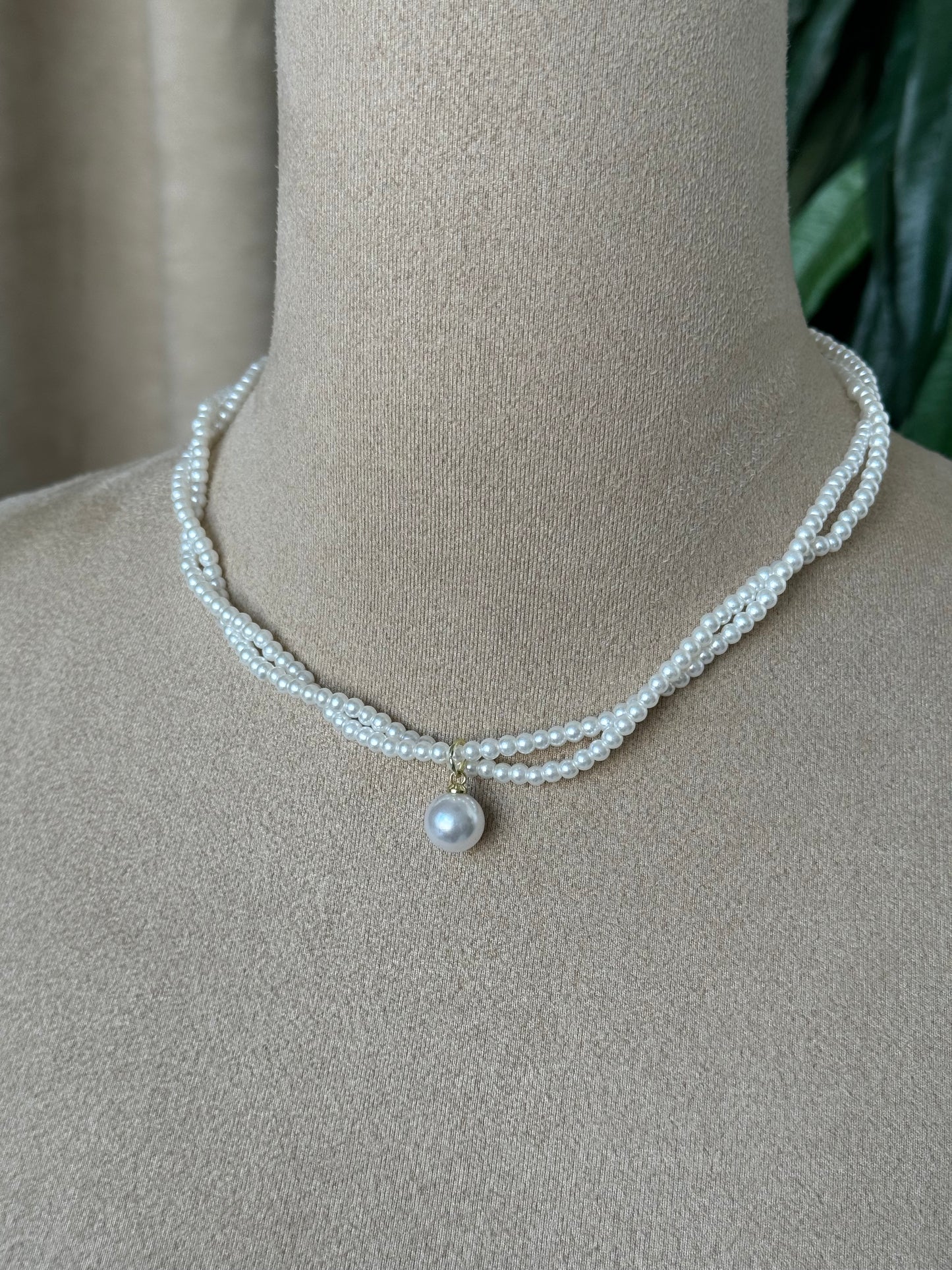 Elegant Pearl Necklace