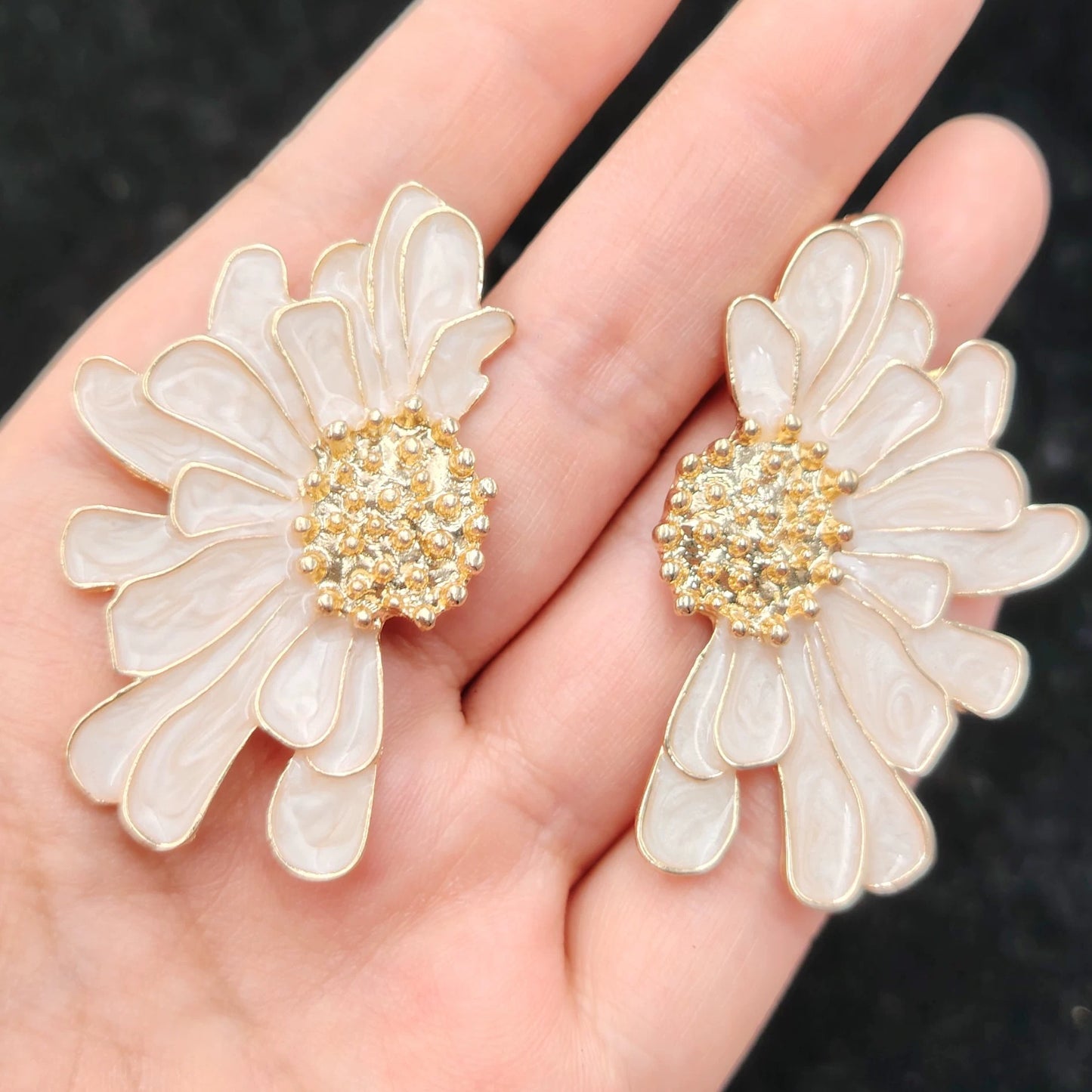 Elegant White Daisy Earrings