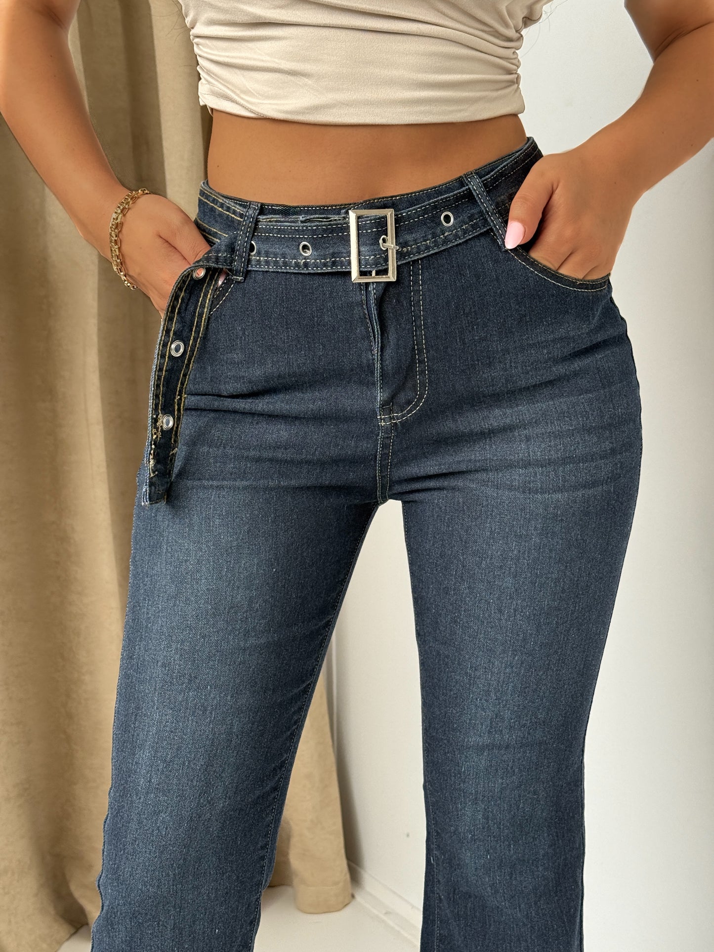 Dark denim flare jeans – your perfect everyday statement!
