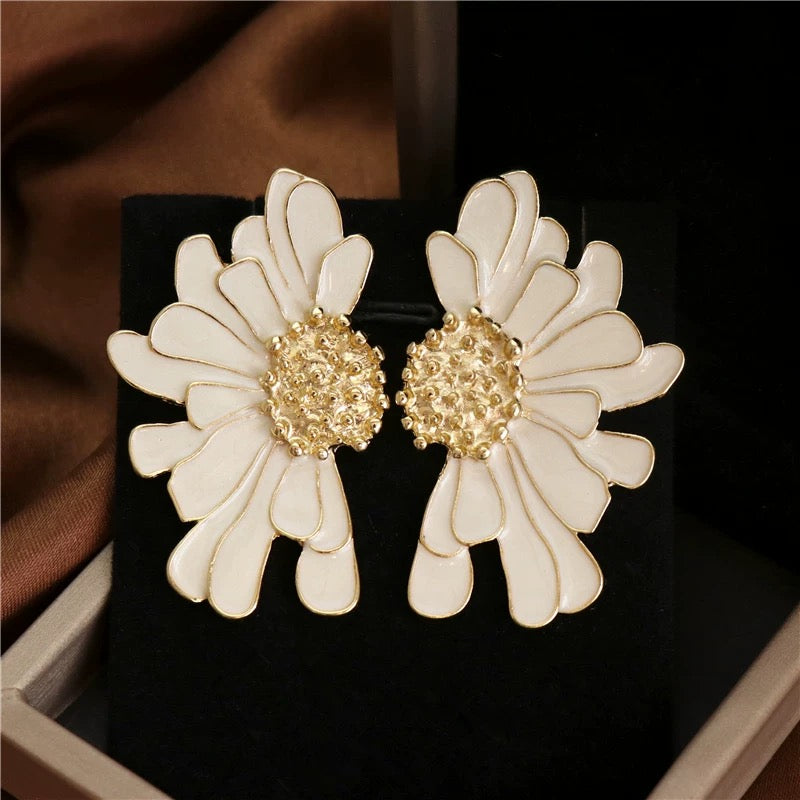 Elegant White Daisy Earrings