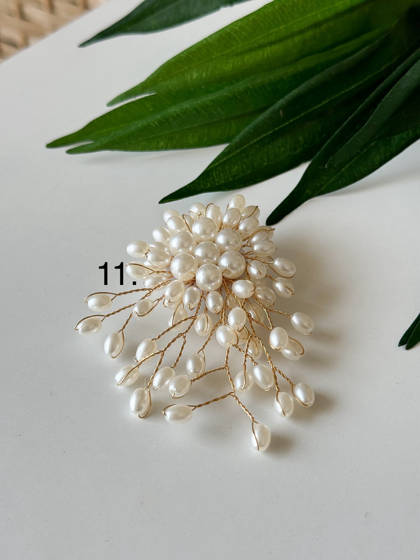 Elegant Brooch 1 Pcs – Timeless Accessories for Every Style