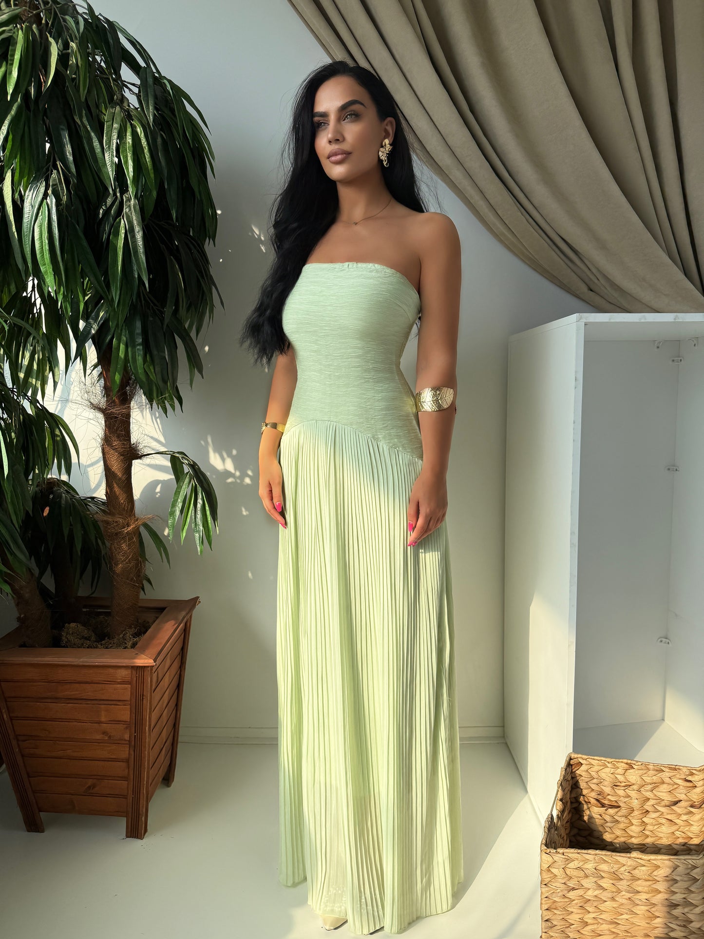Pastel Green Strapless Maxi Dress – Summer Elegance