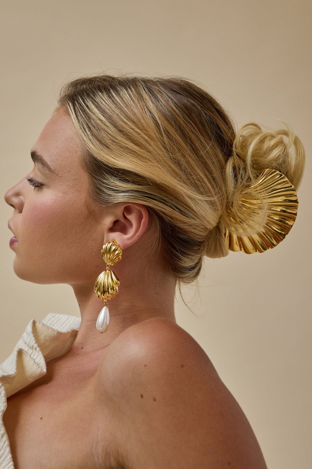 Gold Shell Hair Claw Clip