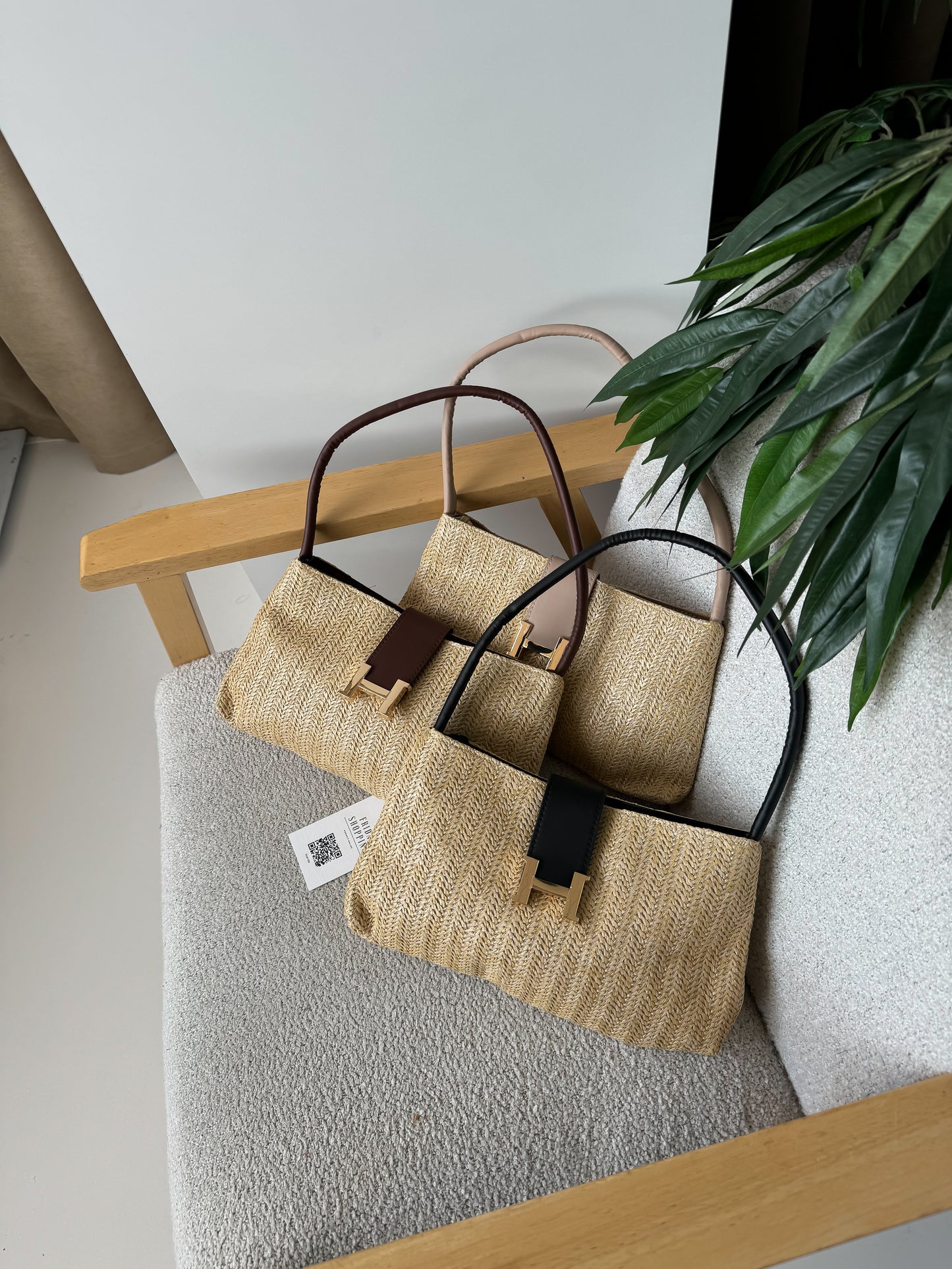 Woven Straw Shoulder Bag with Leather Strap and Gold Clasp