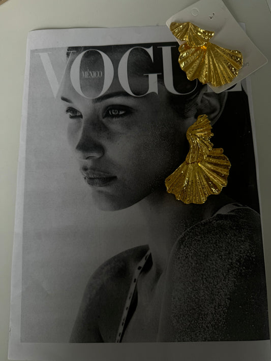 Elegant eaerrings Gold