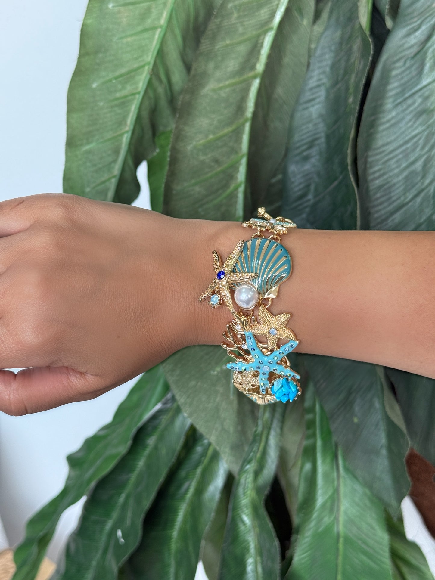 Ocean-Inspired Charm Bracelet – Gold & Turquoise Details