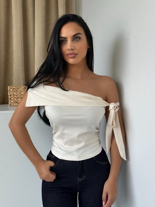 Top asimetrik “One Shoulder”