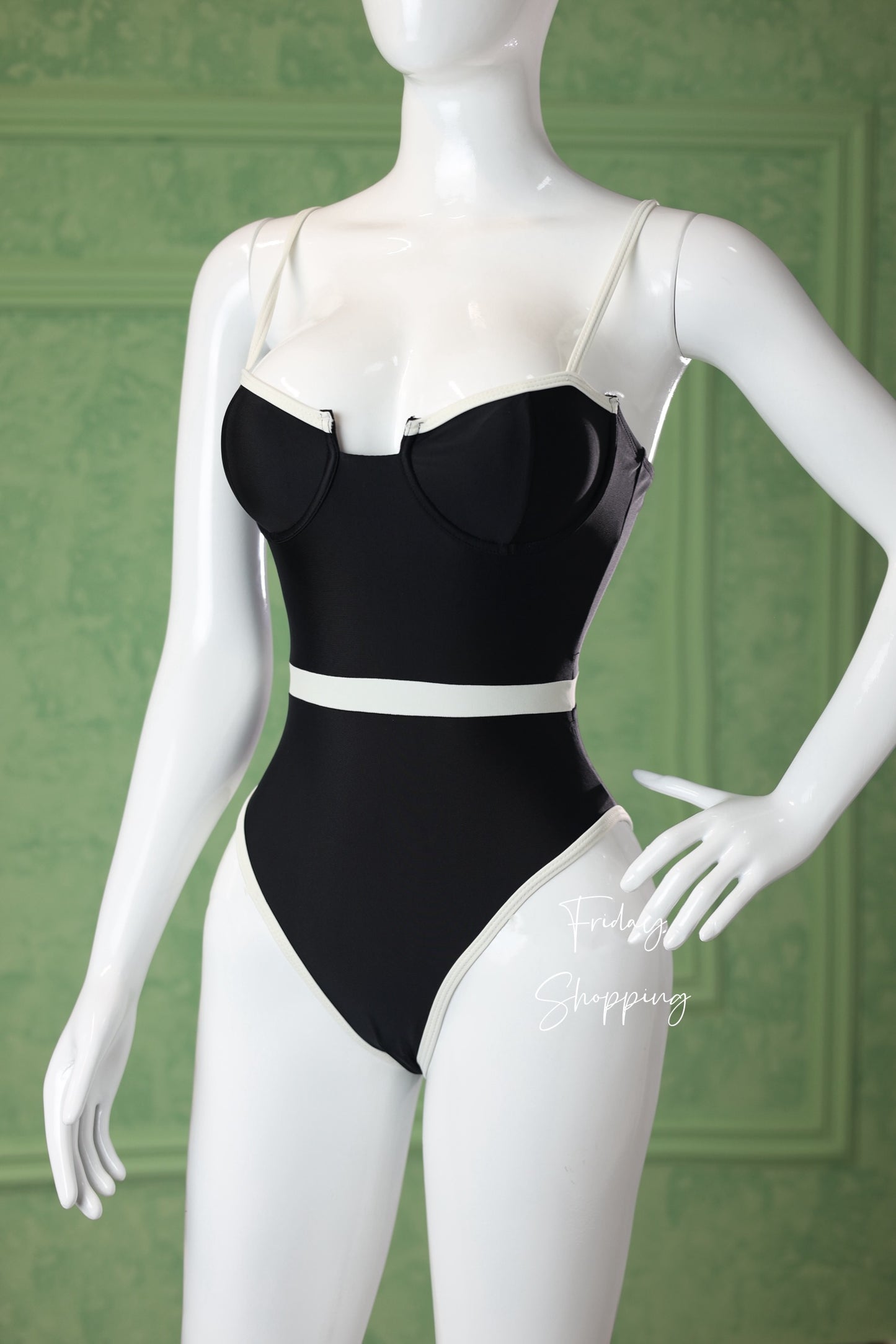 Black & White Contrast One-Piece – Elegant Cut