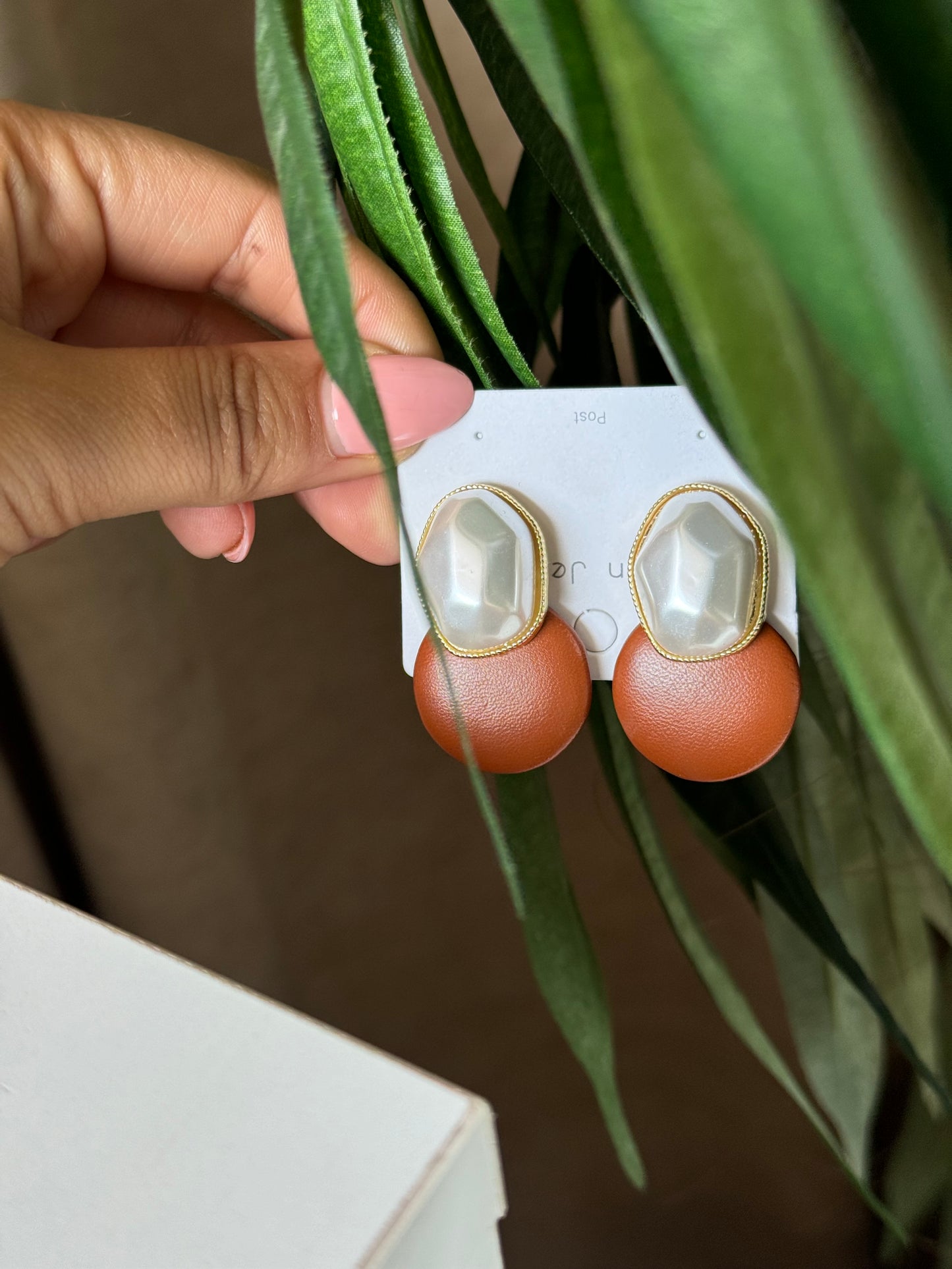 White Brown Summer Earrings