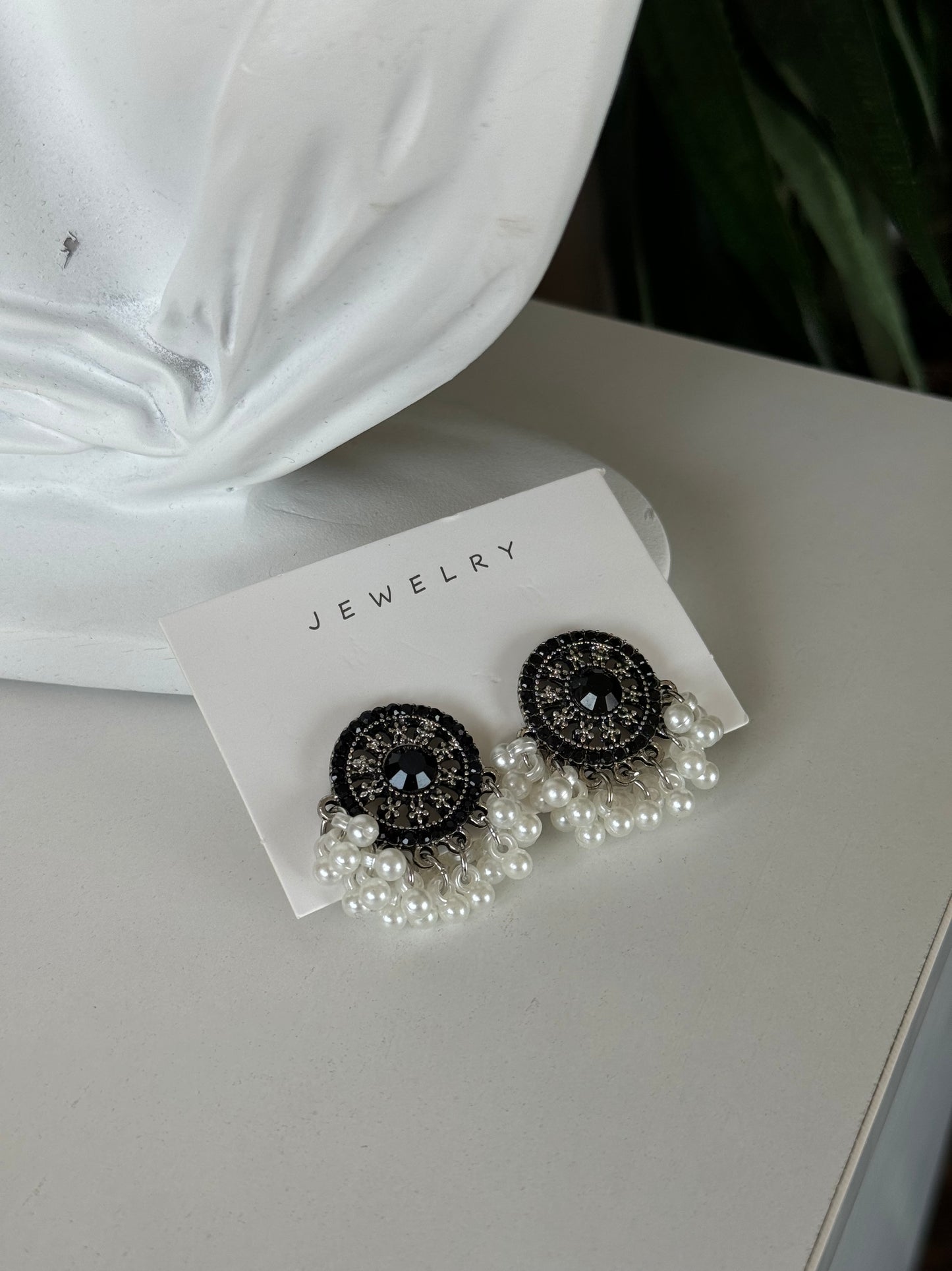 Earrings Black White