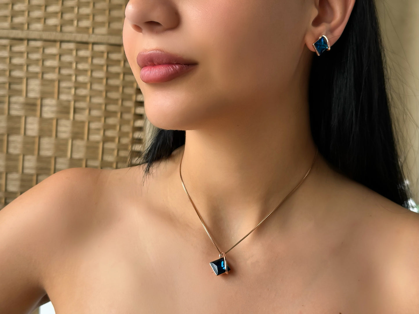 Set Two Pcs Necklace & Earrings