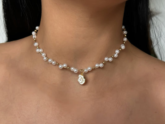 Pearl Gold Necklace Simbol Flower