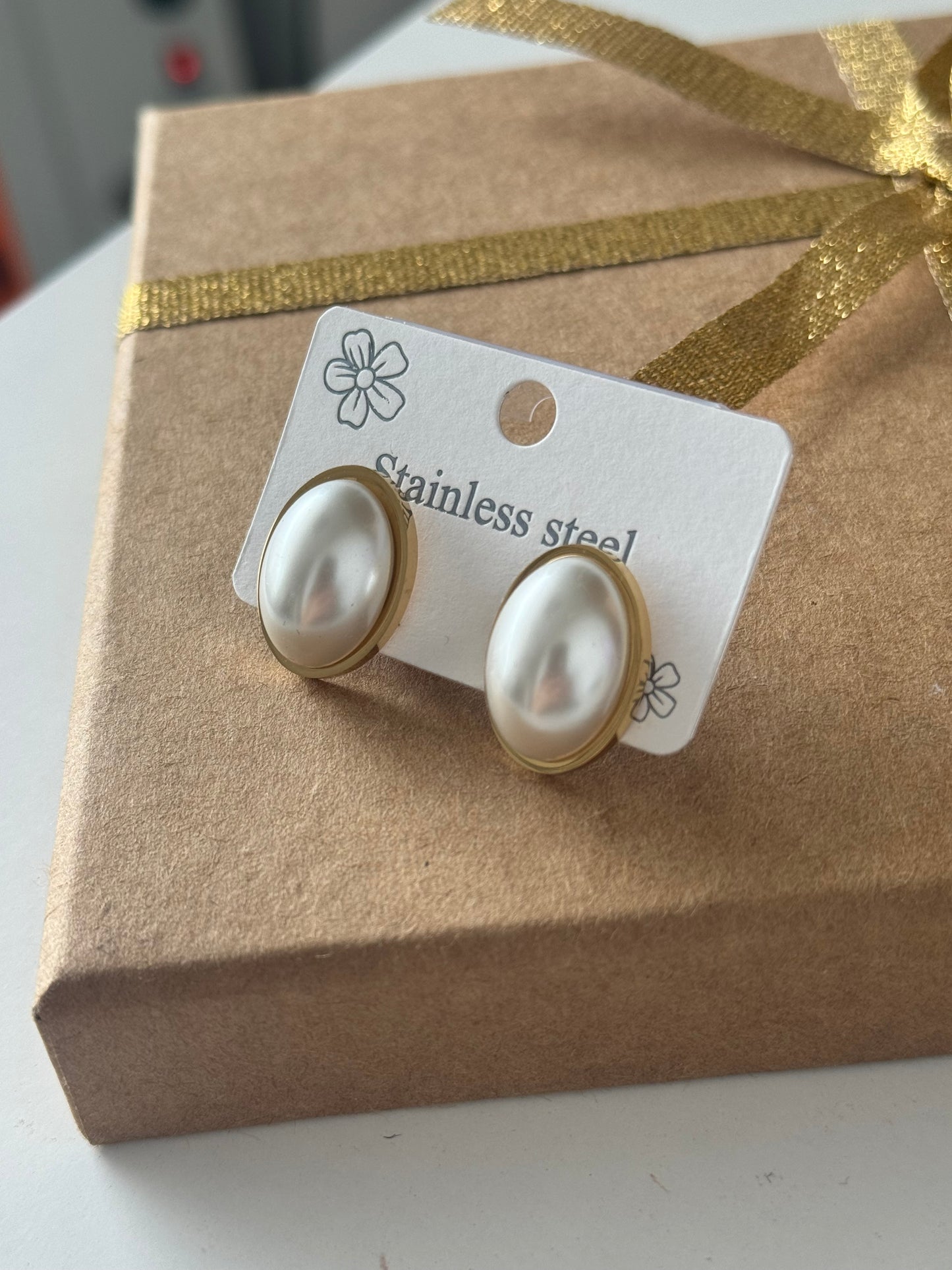 Classic Oval Pearl Stud Earrings