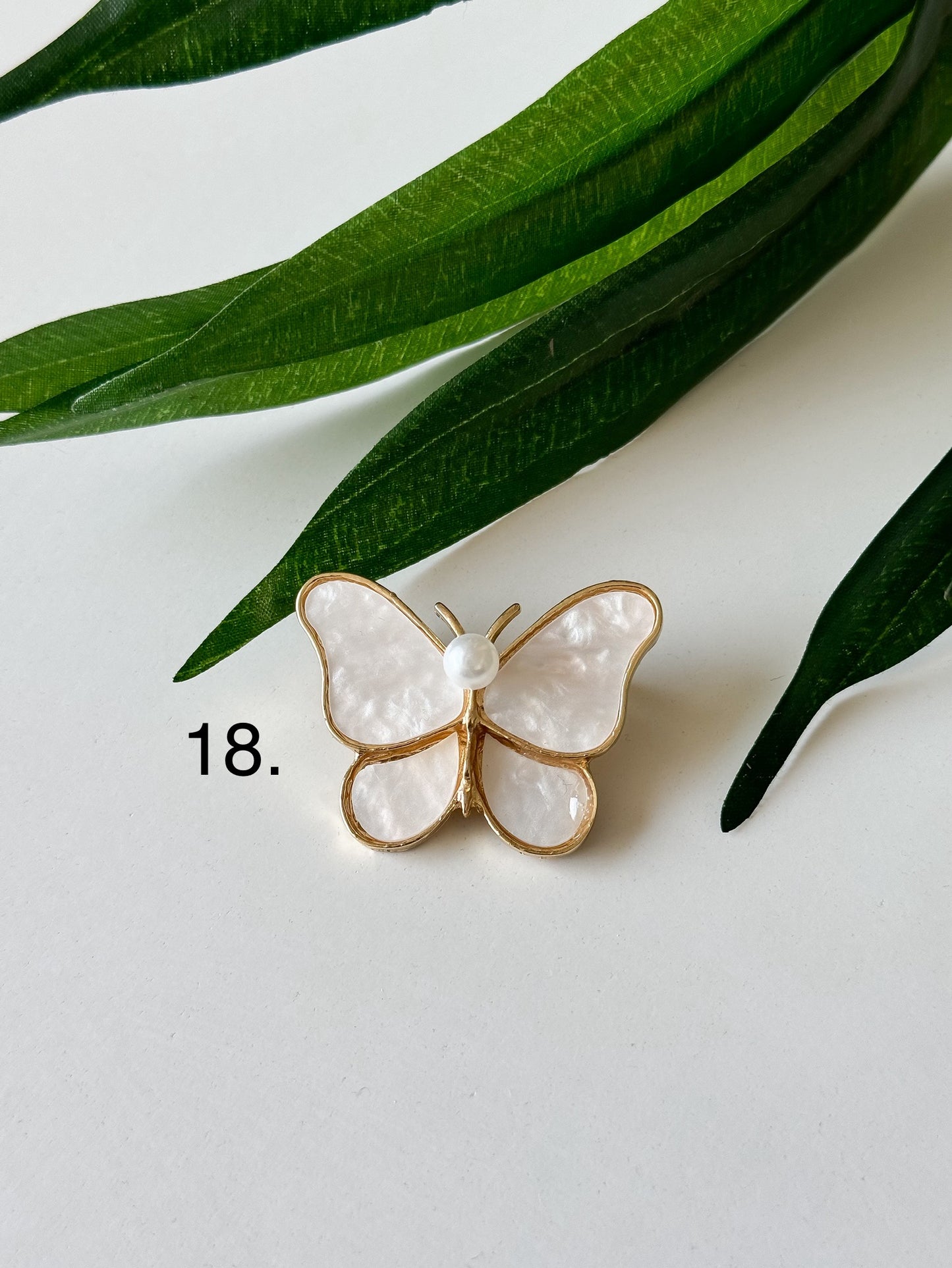 Elegant Brooch 1 Pcs – Timeless Accessories for Every Style