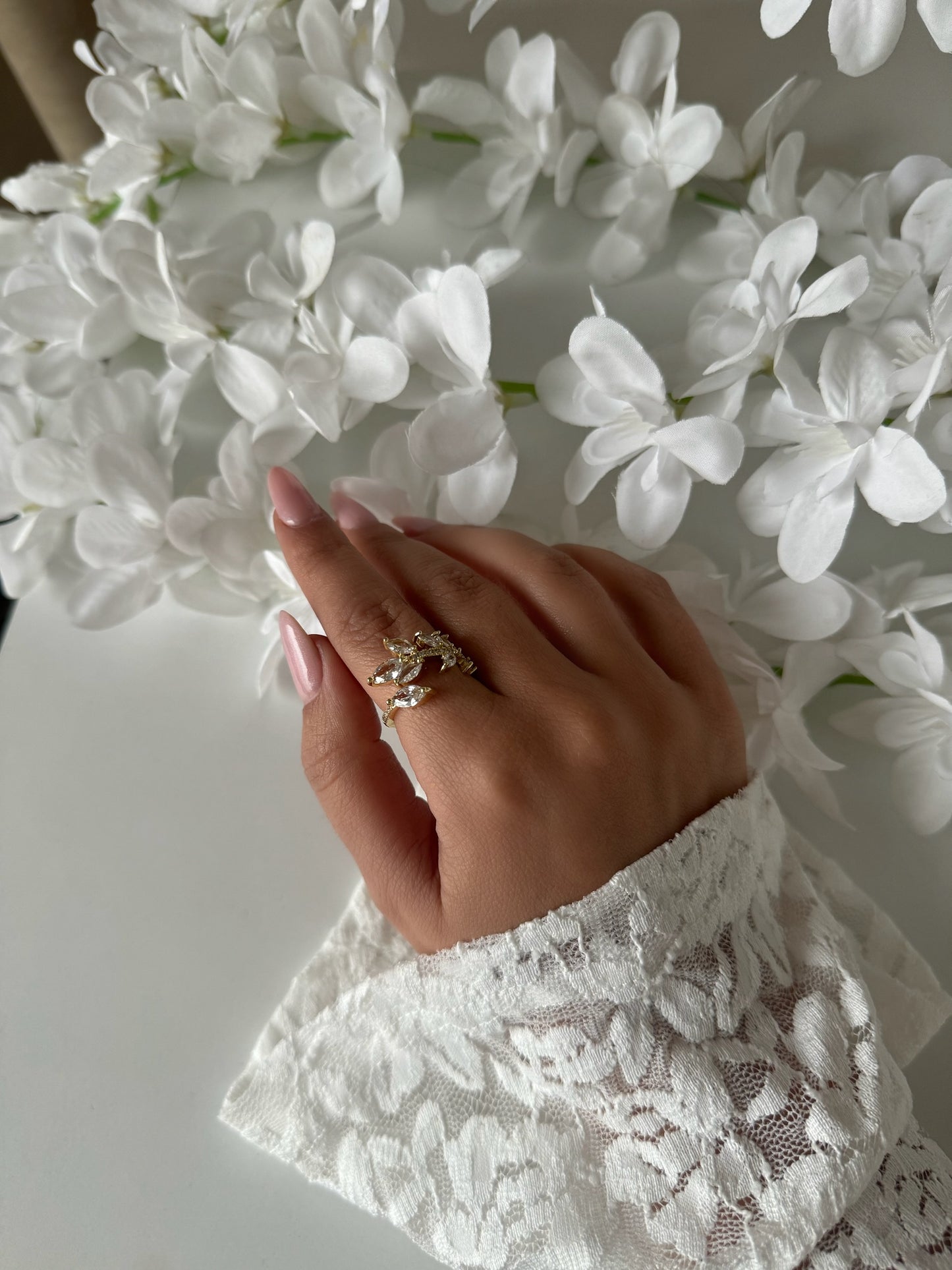 Elegant Leaf-Inspired Adjustable Ring