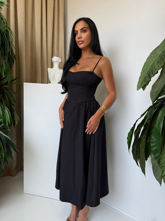 Elegant Noir” Dress – Timeless Black Sophistication
