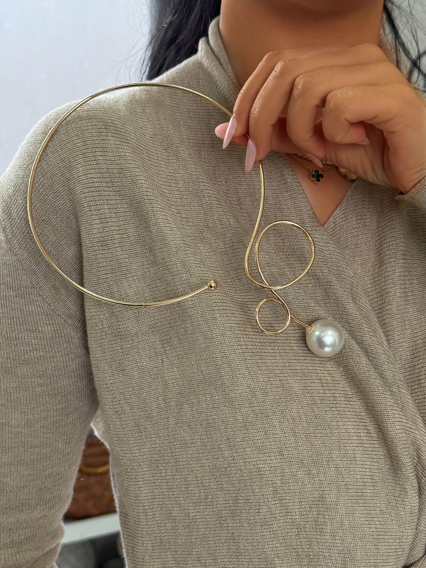 Elegant Gold & Pearl Necklace