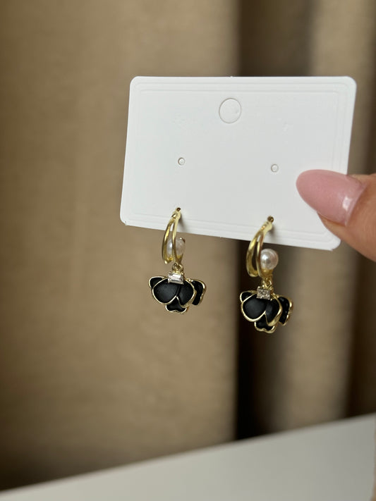 Black & Gold & Pearl Earrings