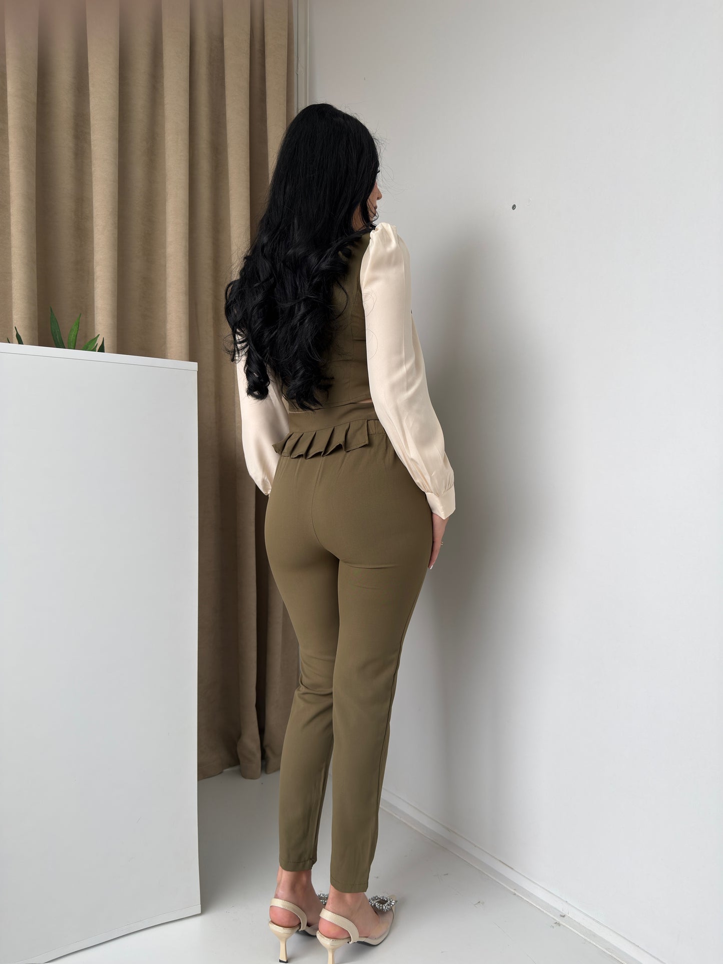 Elevate your style with this chic two-piece set!