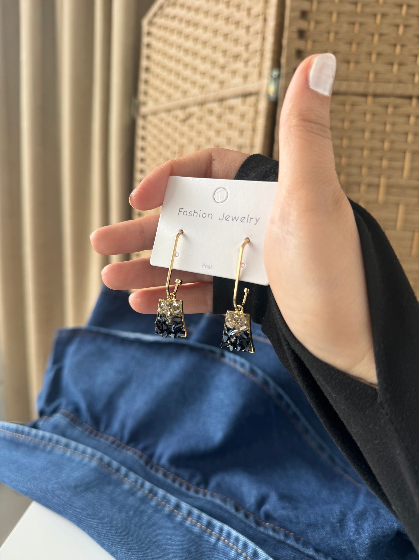 Their unique design reflects a modern and refined style.