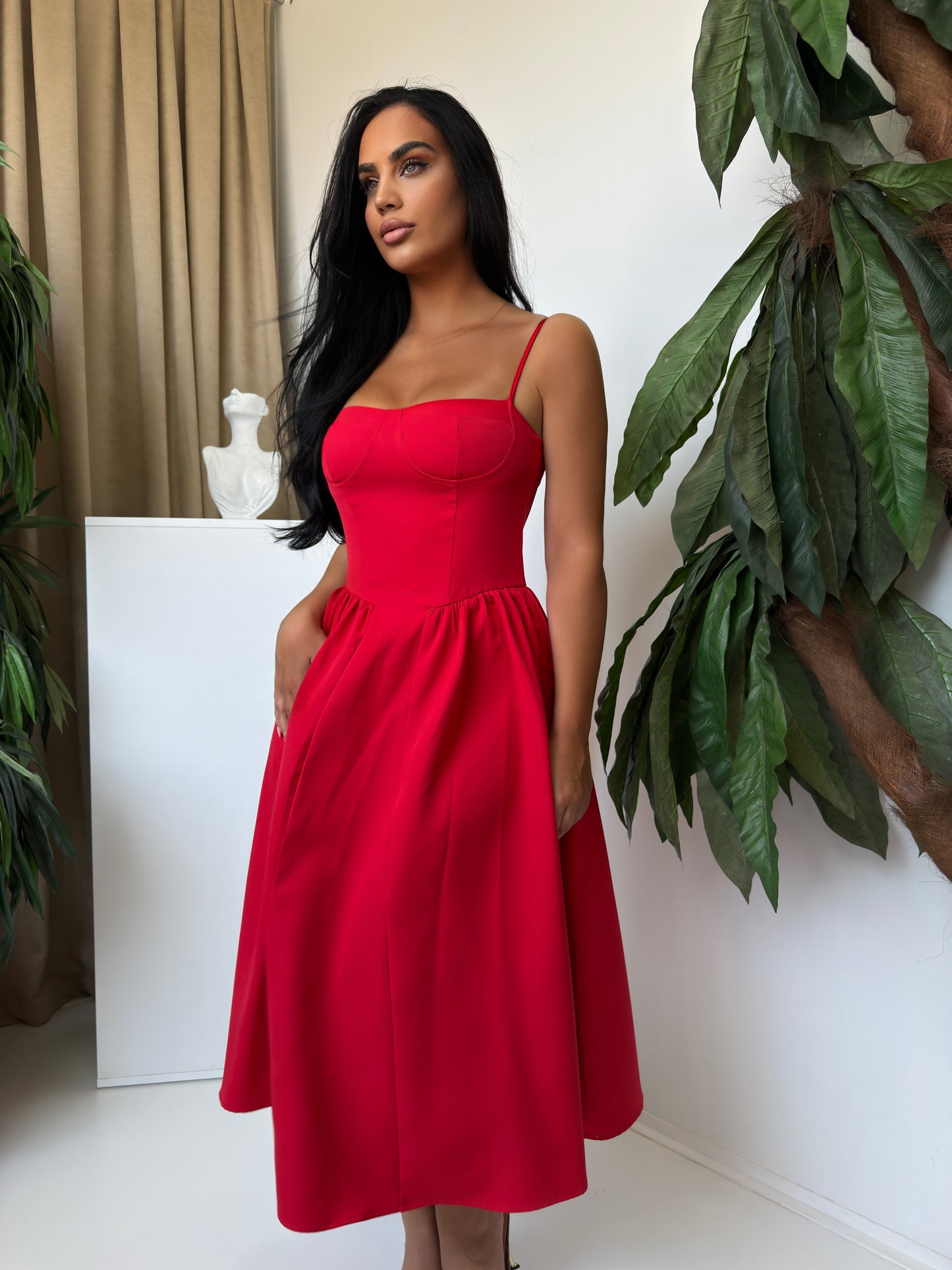 Elegant Noir” Dress – Timeless Red Sophistication