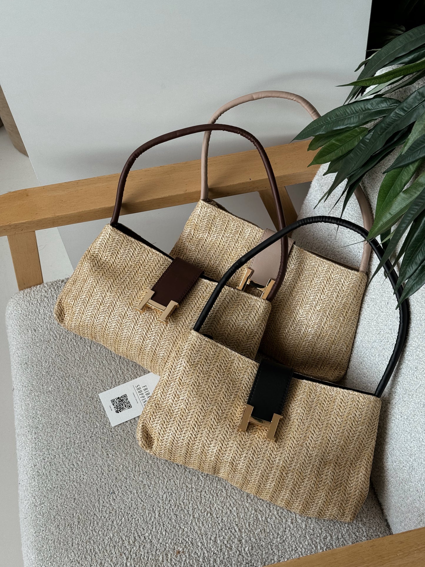 Woven Straw Shoulder Bag with Leather Strap and Gold Clasp