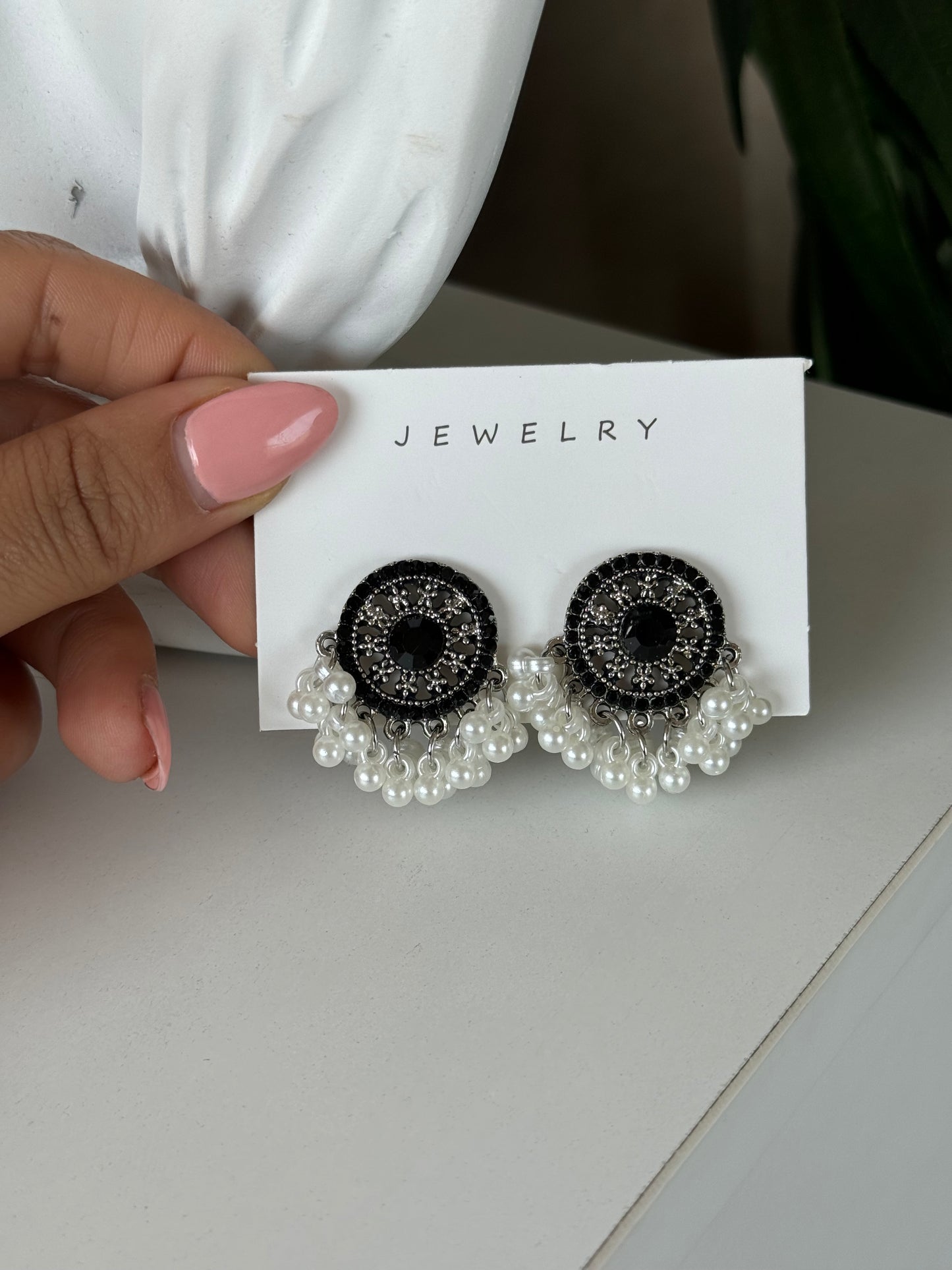 Earrings Black White