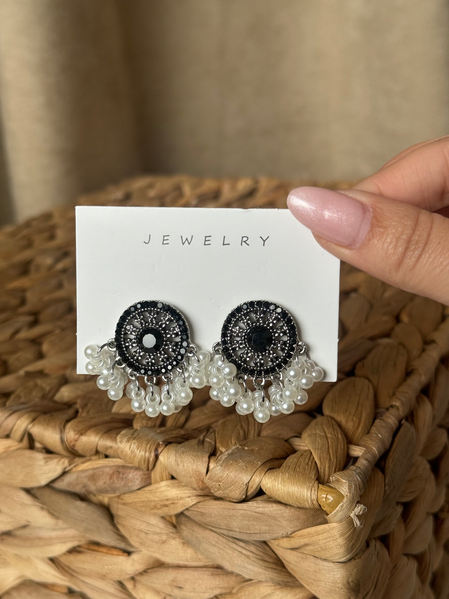 Classy Earrings Black Pearl