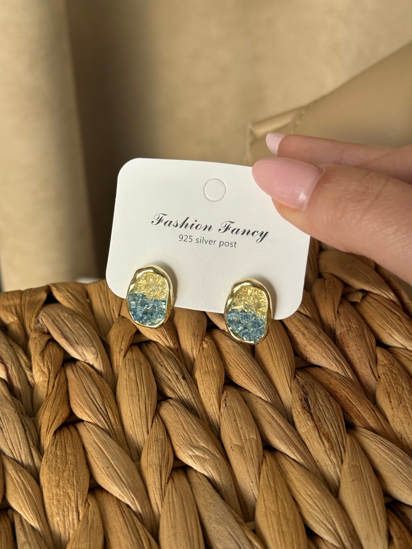 Luxury Dual-Tone Earrings – Timeless Elegance*