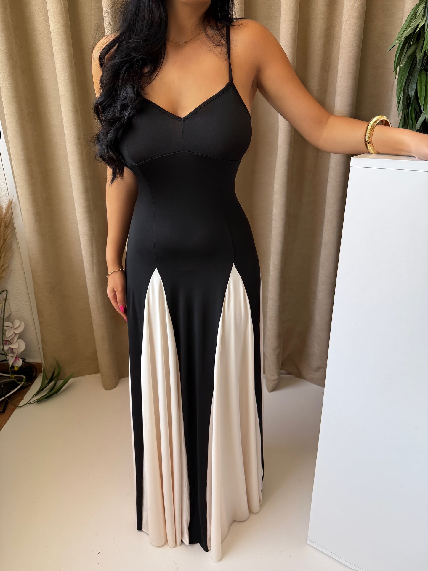 Elegant Contrast Evening Dress