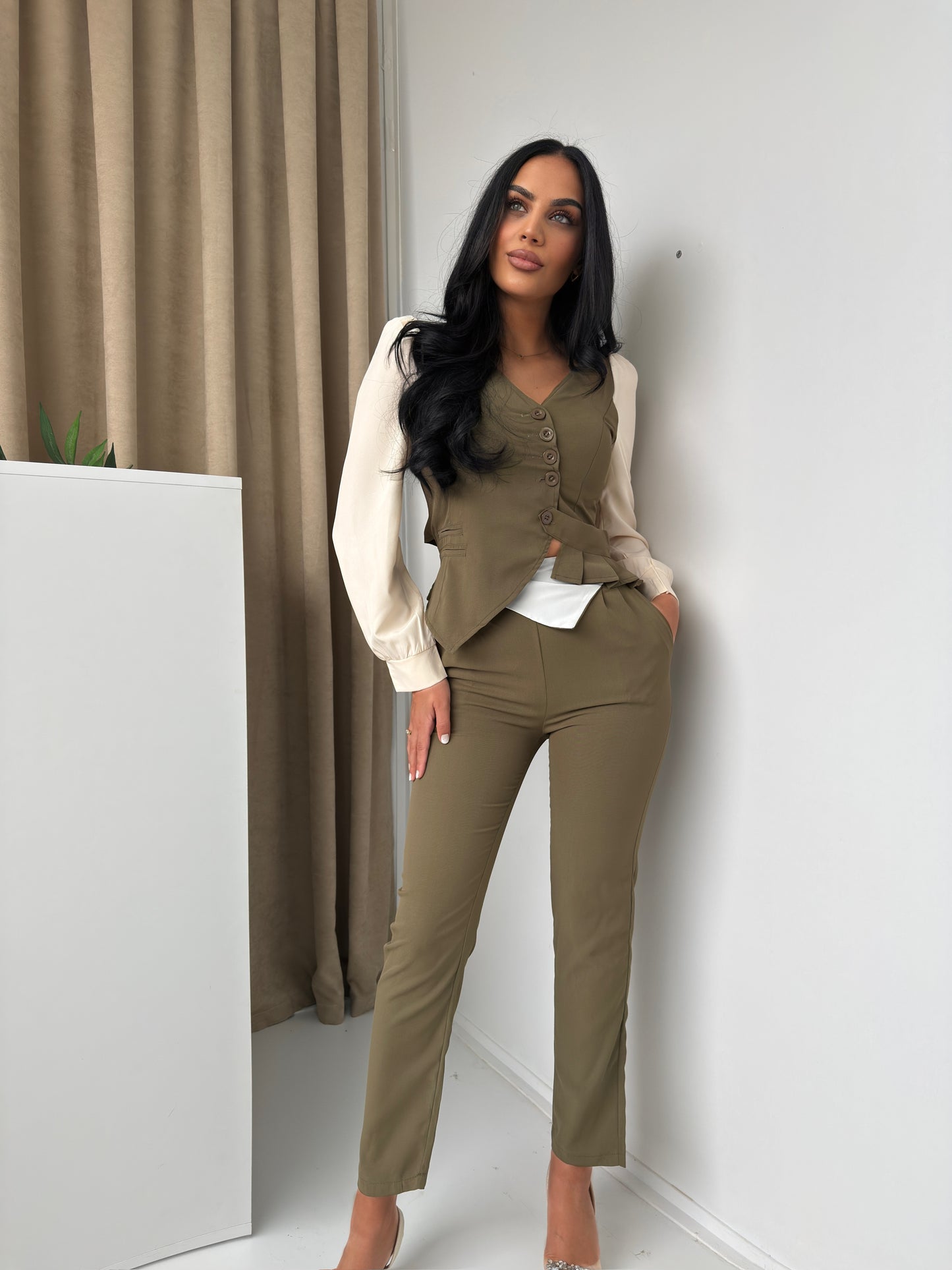 Elevate your style with this chic two-piece set!