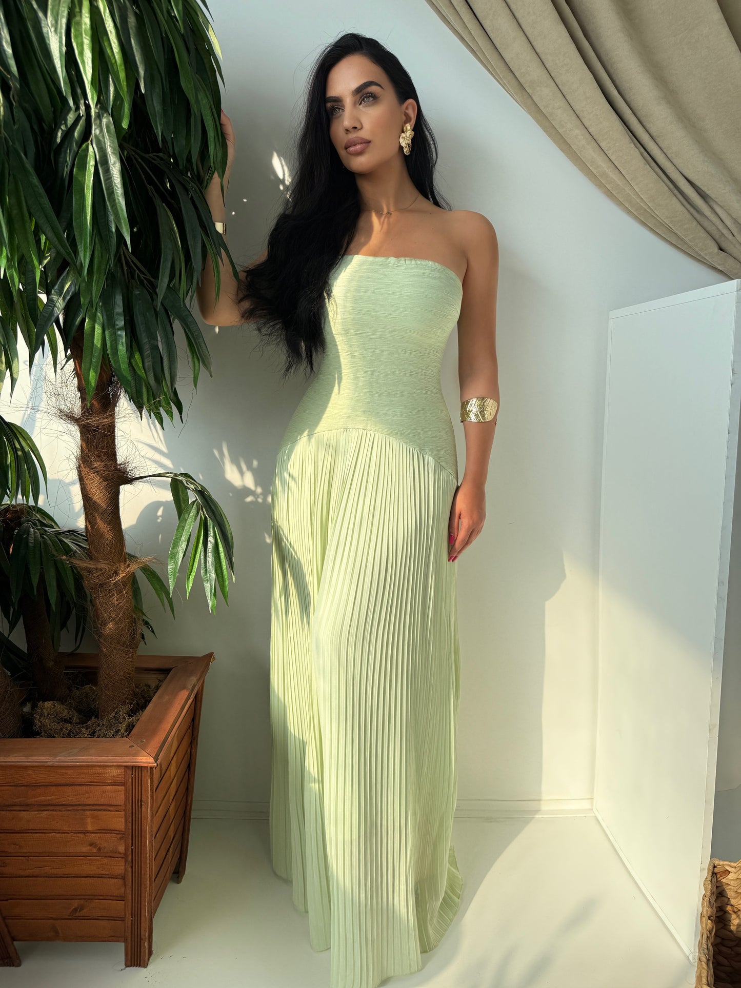 Pastel Green Strapless Maxi Dress – Summer Elegance