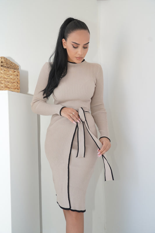 Cream knit dress with white contrast details