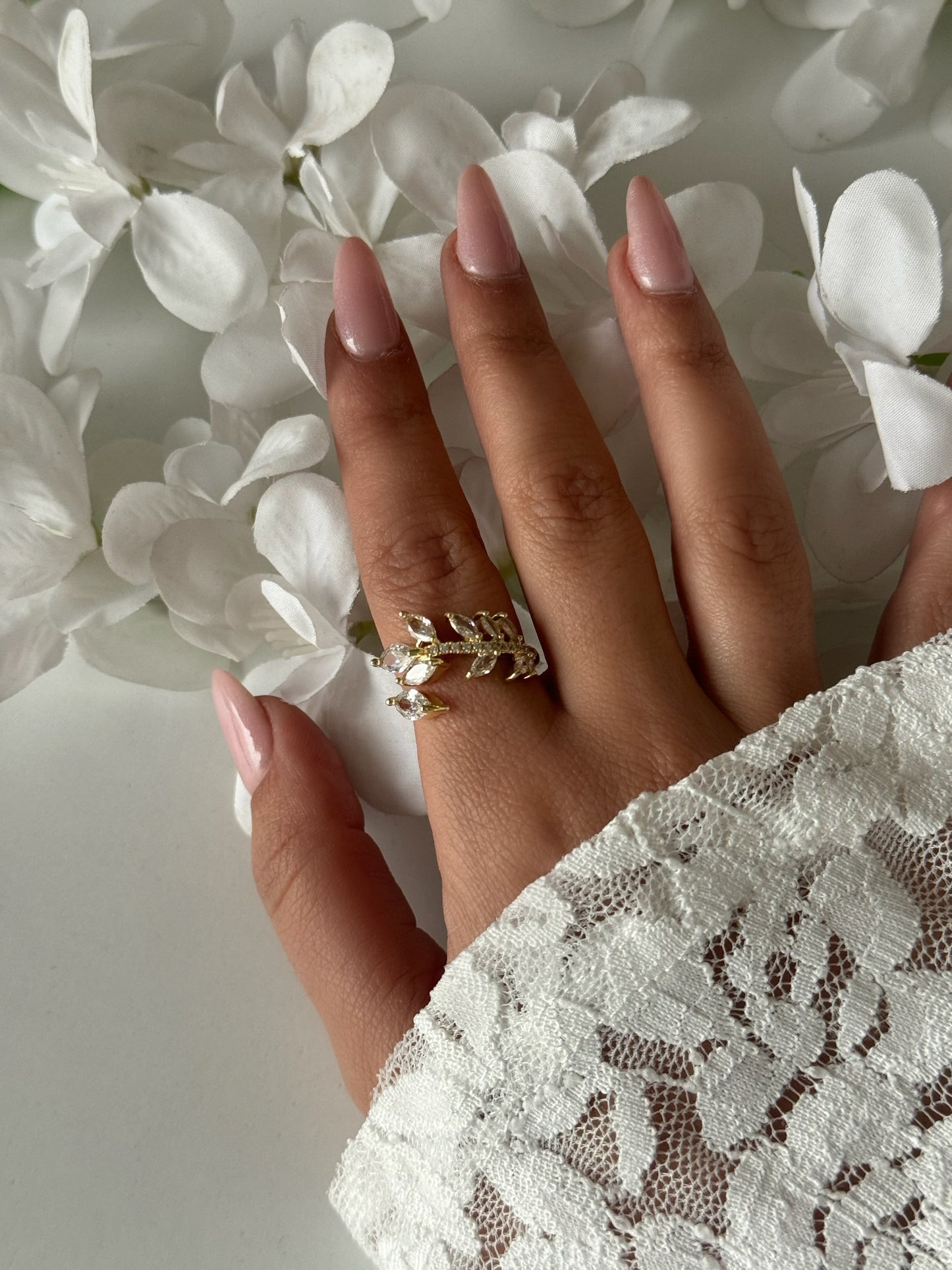 Elegant Leaf-Inspired Adjustable Ring
